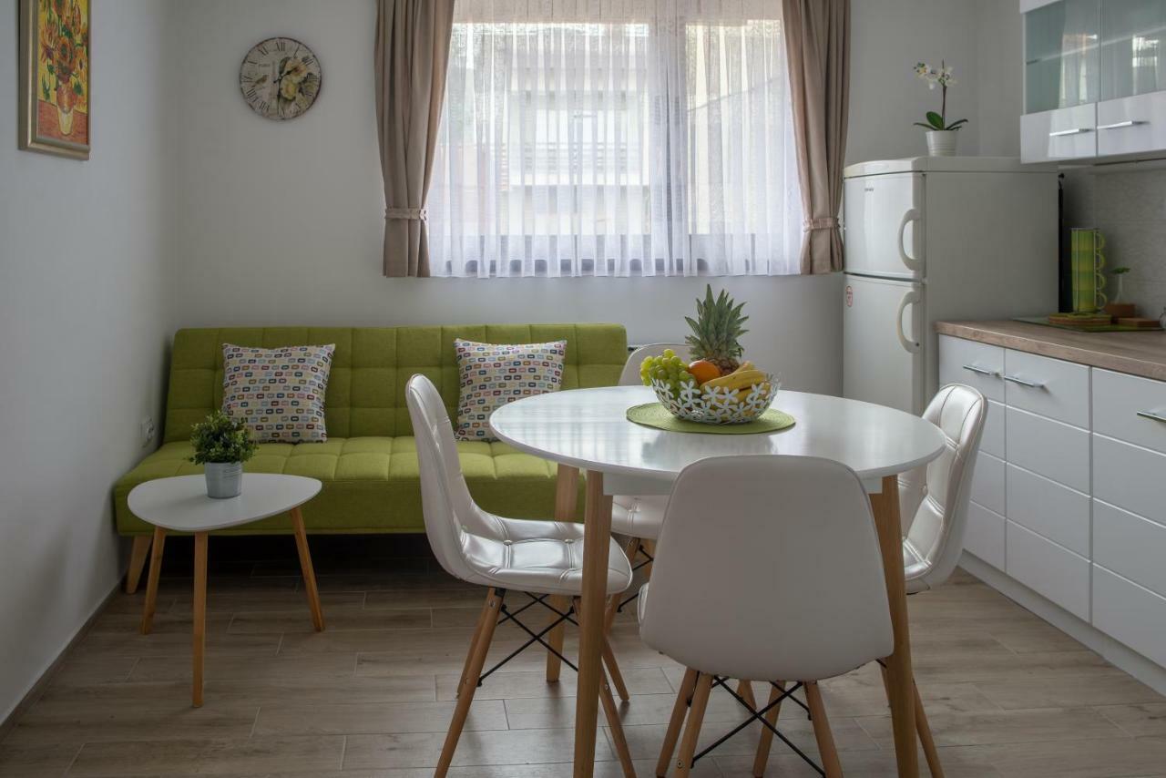 Apartment Vir Карловаць Екстер'єр фото