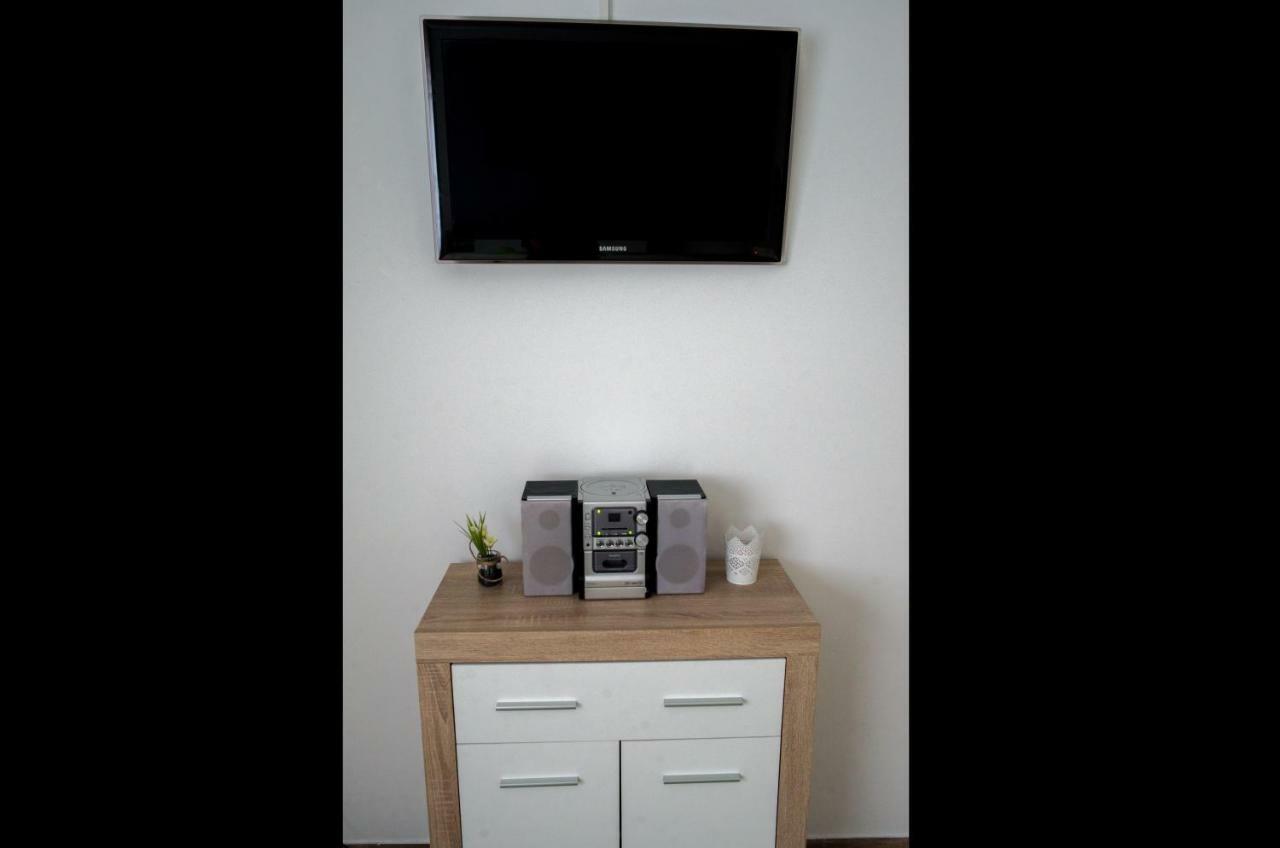 Apartment Vir Карловаць Екстер'єр фото